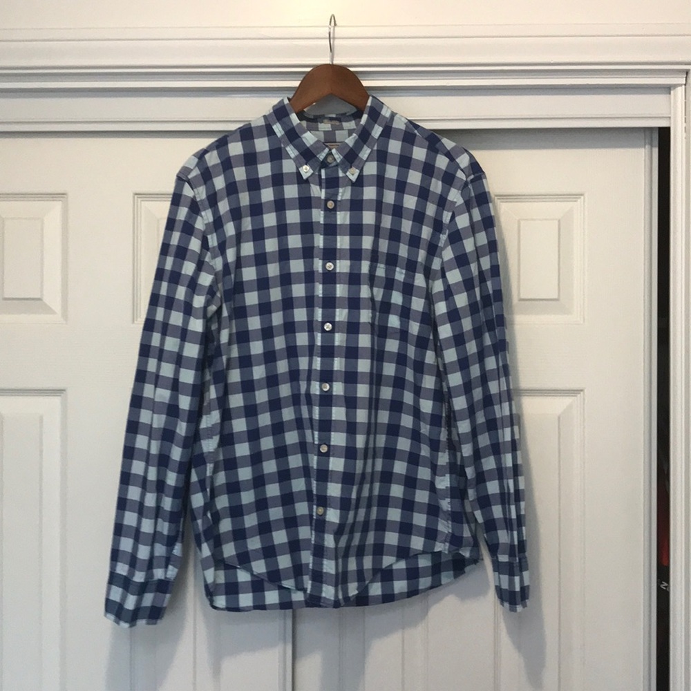 Mens J.Crew size XL button up shirt. Blue
